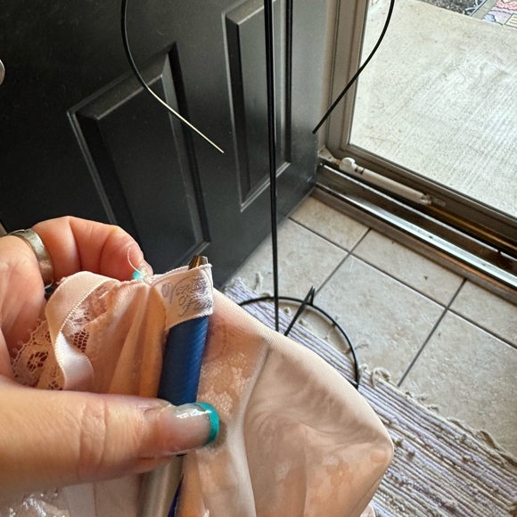 Vintage 1960s Elaborate Vanity Fair 38 T Pink Nylon Full Slip Formal 8” Lace - Picture 9 of 10